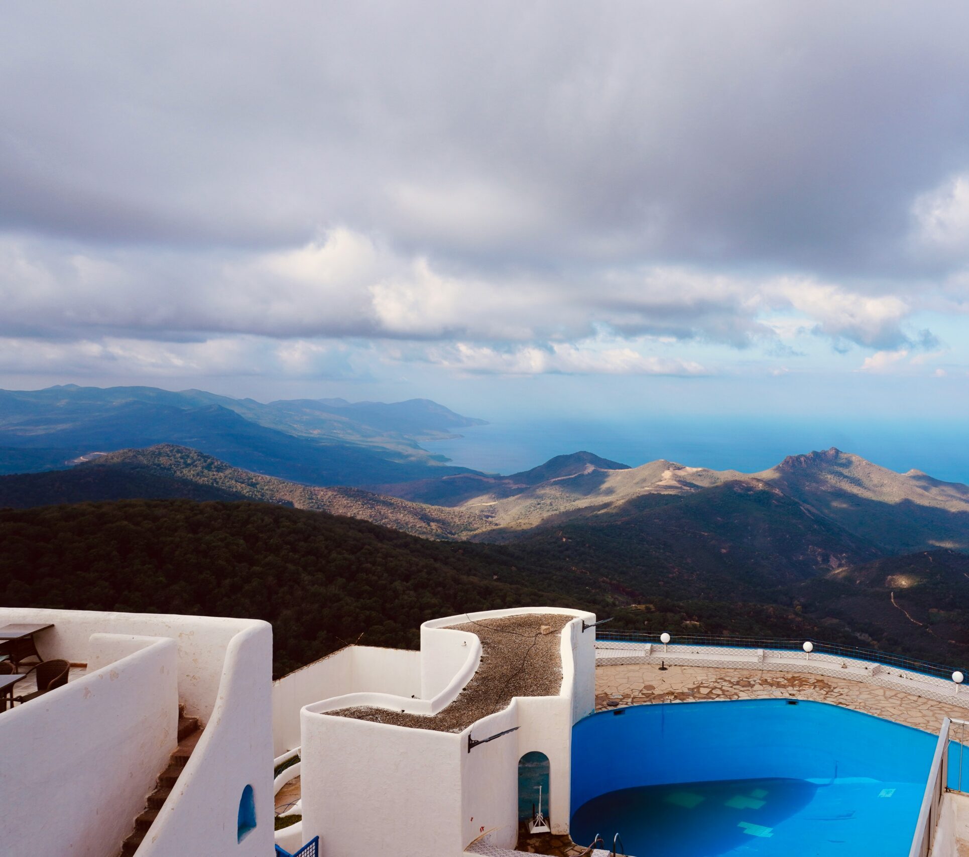 azzedine-rouichi-30nPbcilshM-unsplash